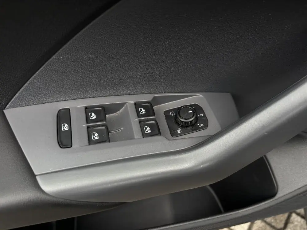 Volkswagen T-Cross 1.0 TSI Life Camera Navi Stoelverwarming uit 2019, foto 16