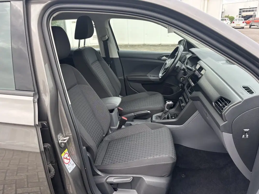 Volkswagen T-Cross 1.0 TSI Life Camera Navi Stoelverwarming uit 2019, foto 2