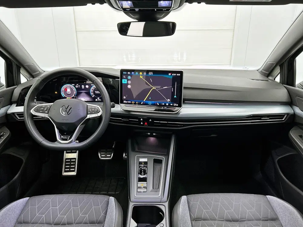 Volkswagen Golf 1.5 eTSI Black Line CAMERA | IQ Light + Gril uit 2025, foto 9
