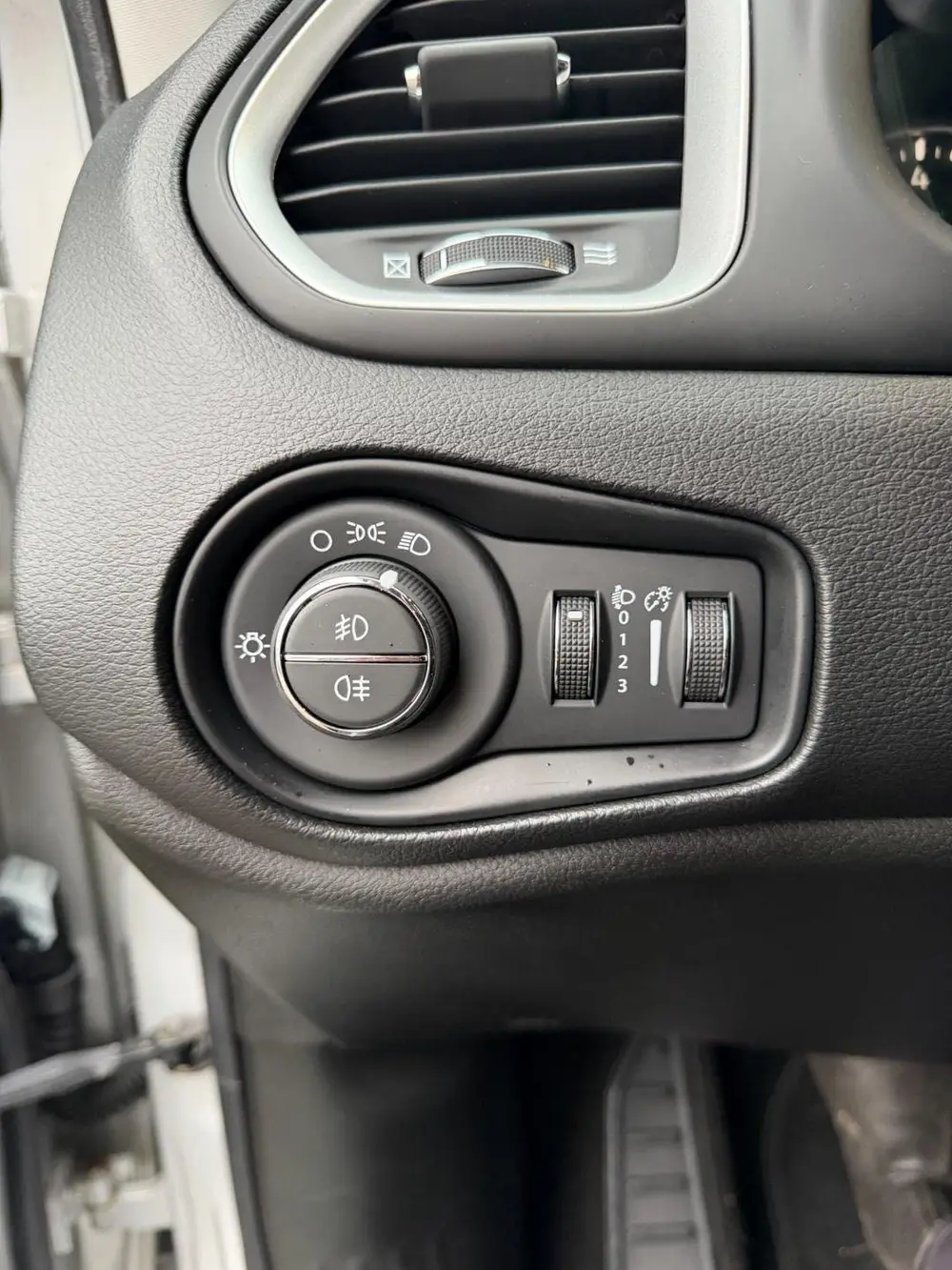 Jeep Renegade 1.3T Limited uit 2019, foto 16