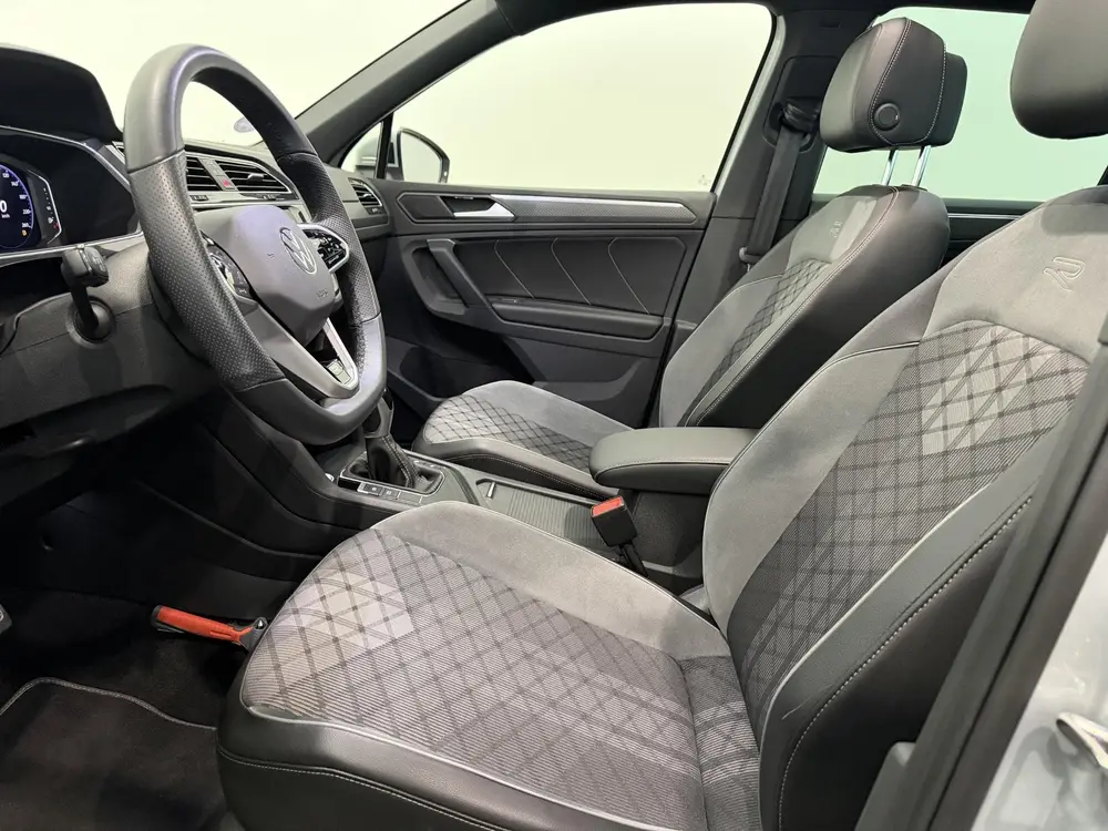 Volkswagen Tiguan 1.5 TSI R-Line | Panoramdak | Trekhaak | D uit 2022, foto 7