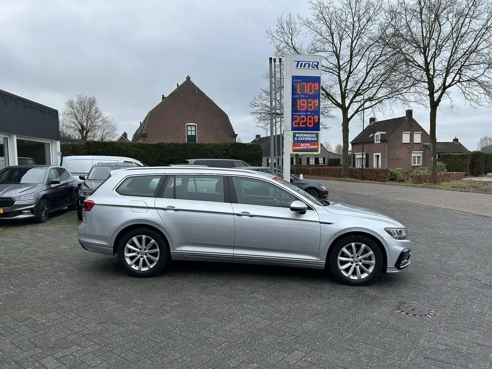 Volkswagen Passat Variant 1.4 TSI PHEV GTE Business Trekhaak uit 2020, foto 3