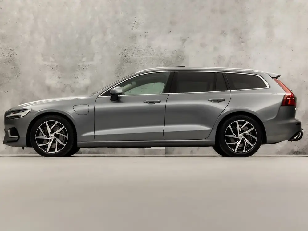Volvo V60 2.0 T8 Twin Engine AWD Inscription 391Pk Automaat uit 2019, foto 2