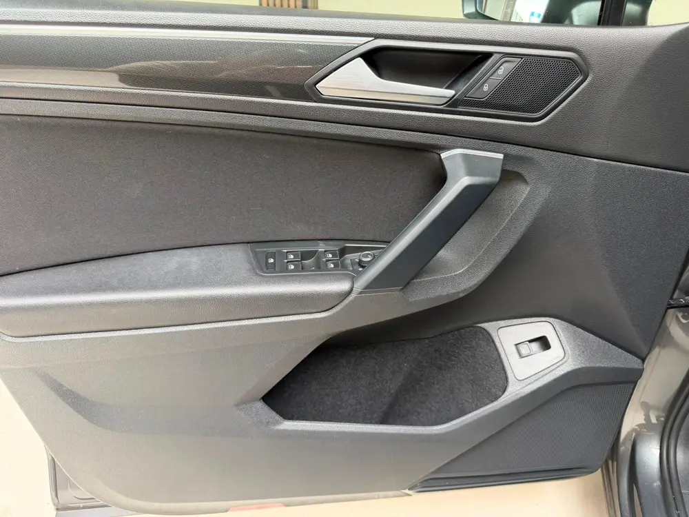 Volkswagen Tiguan 1.5 TSI ACT Highline Business R 360 Camera uit 2020, foto 14