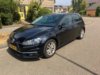 Volkswagen Golf VII NAP(foto)Volkswagen Golf 1.5 TSI 130pk Bluemotion 2019 Zwart uit 2019
