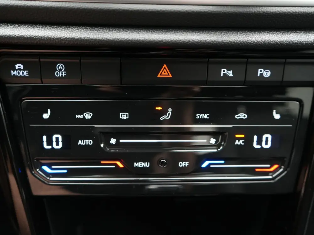Volkswagen T-Roc R-Line 1.5 TSI 150 PK Business DSG | LED Ma uit 2024, foto 19