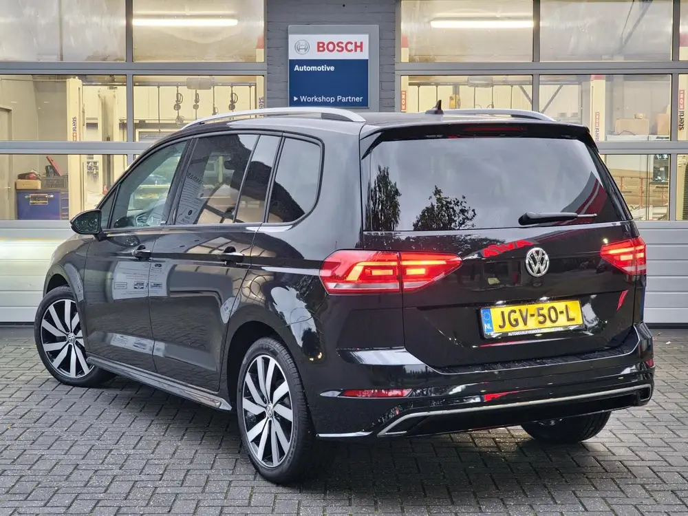 Volkswagen Touran 1.5 TSI DSG United R-line 7p|LED Matrix|7 uit 2020, foto 2