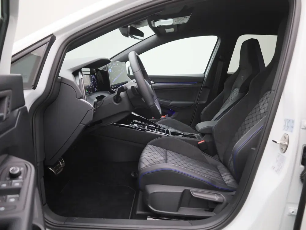 Volkswagen Golf 1.5 eTSI R-Line Edition | Automaat | Navigat uit 2025, foto 5