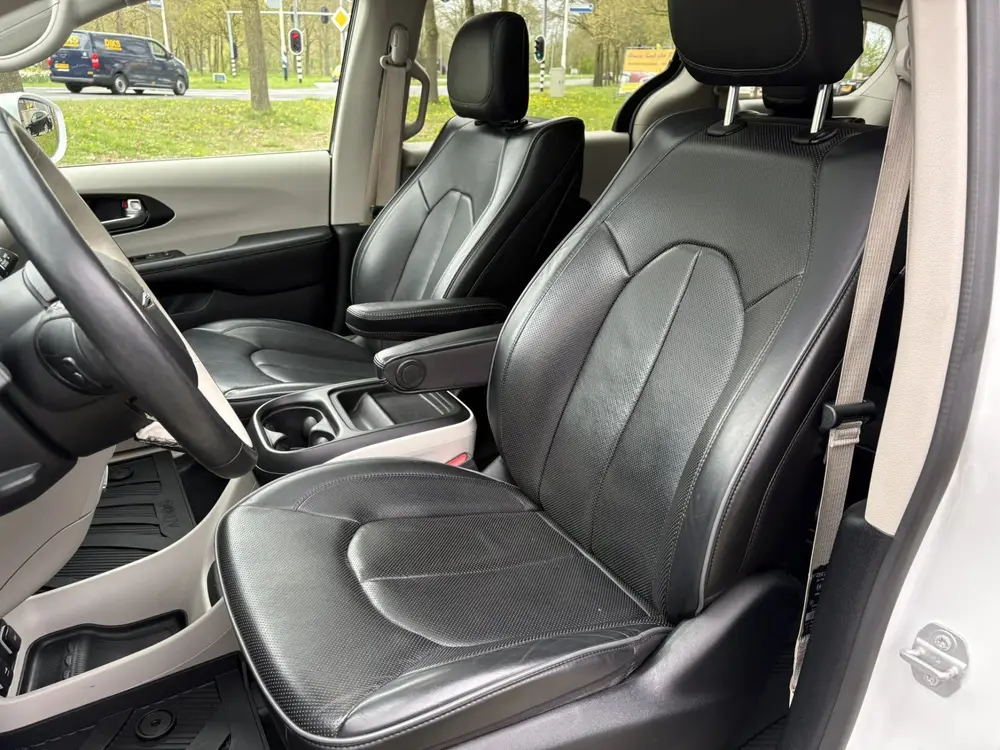 Chrysler Pacifica 3.6 V6 Hybrid Limited (bj 2021, automaat) uit 2021, foto 14