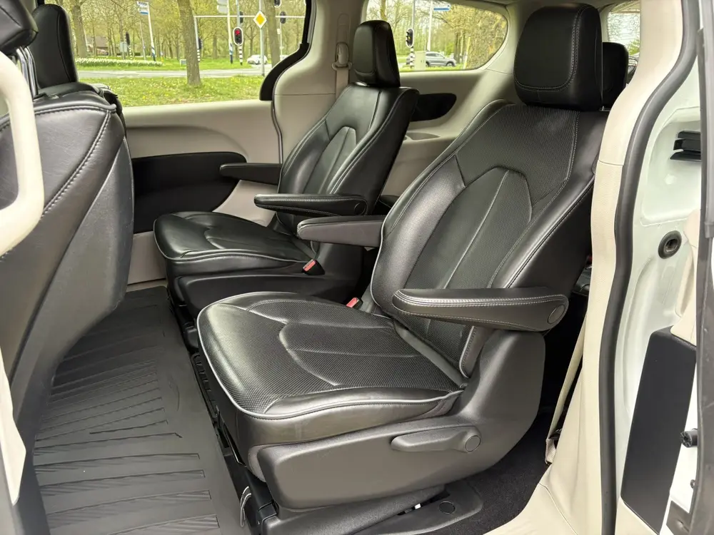 Chrysler Pacifica 3.6 V6 Hybrid Limited (bj 2021, automaat) uit 2021, foto 15