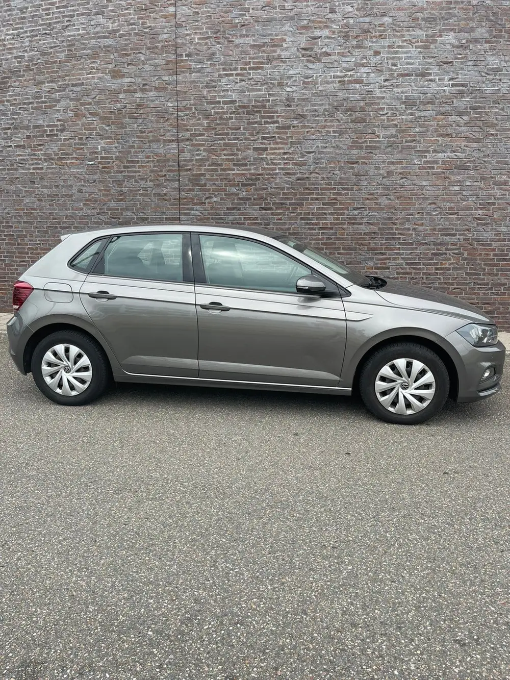 Volkswagen Polo 1.0 TSI 95pk 2019 Limestone Grey metallic. uit 2019, foto 3