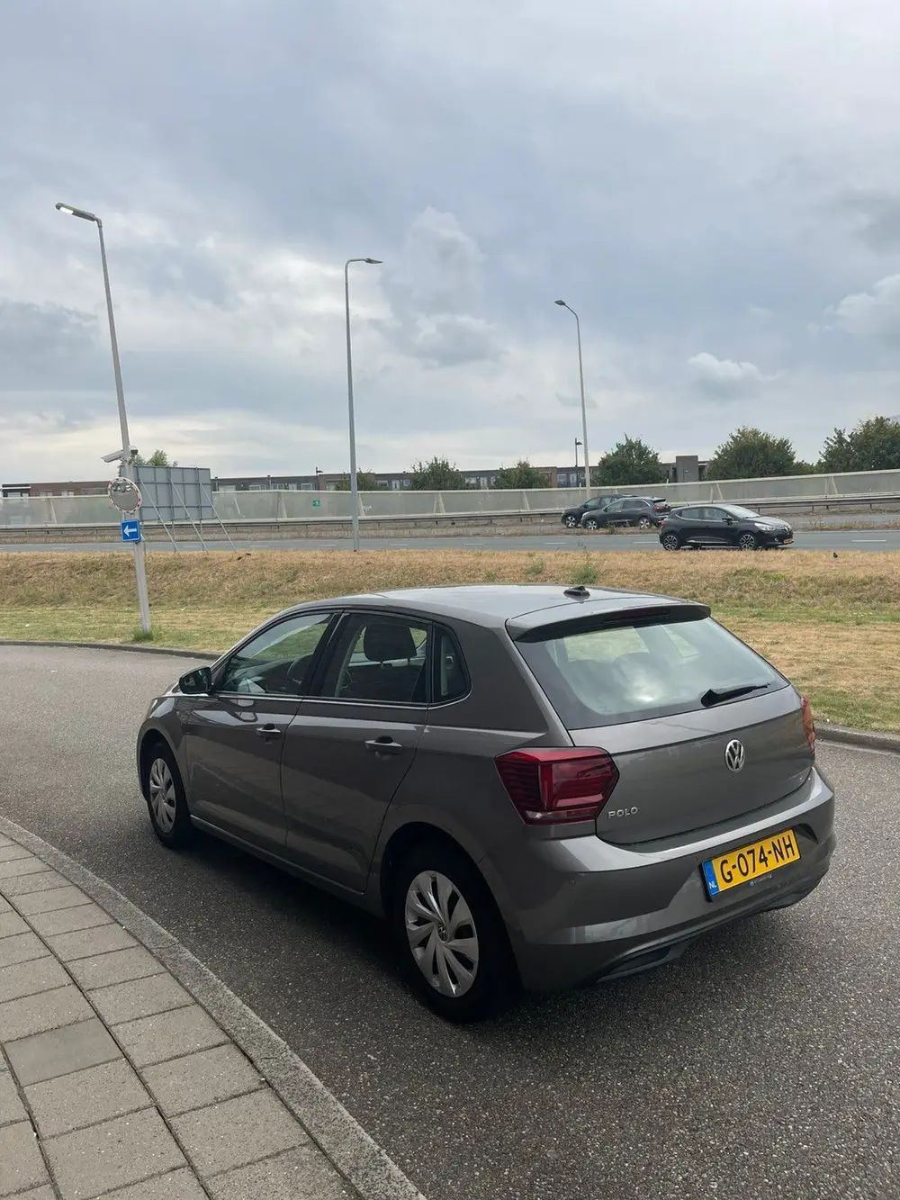 Volkswagen Polo 1.0 TSI 95pk 2019 Limestone Grey metallic. uit 2019, foto 4