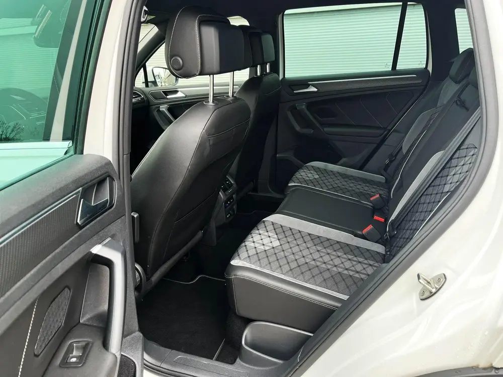 Volkswagen Tiguan 1.5 TSI 150pk DSG R-Line Business+ | Trekh uit 2020, foto 19