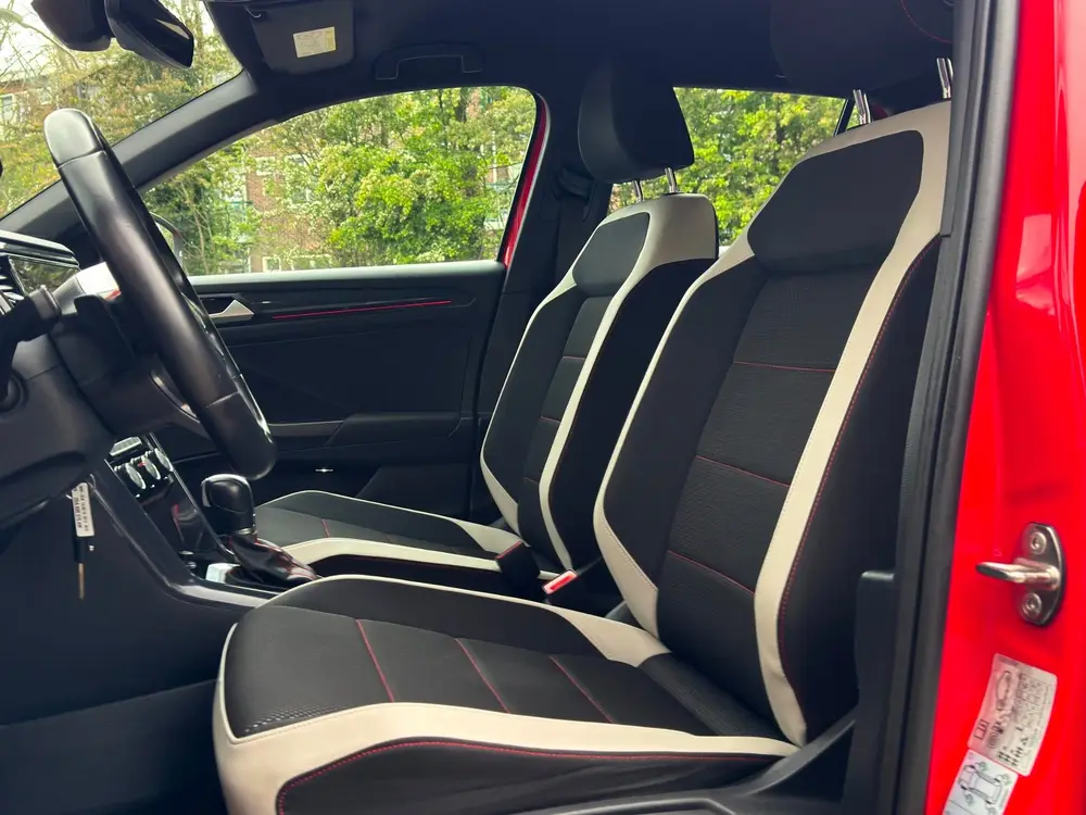 Volkswagen T-Roc 1.5 TSI Sport Business R Line | Carplay App uit 2019, foto 10
