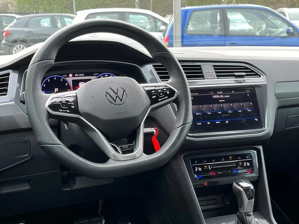 Volkswagen Tiguan 1.5 150pk DSG R-Line Business+ Black Style uit 2021, foto 16