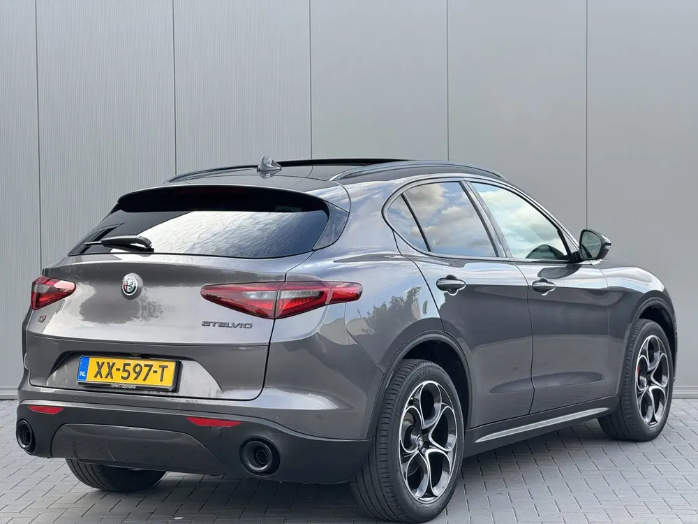 Alfa Romeo Stelvio 2.0 T AWD B-Tech | Panorama | Veloce Seat uit 2019, foto 2