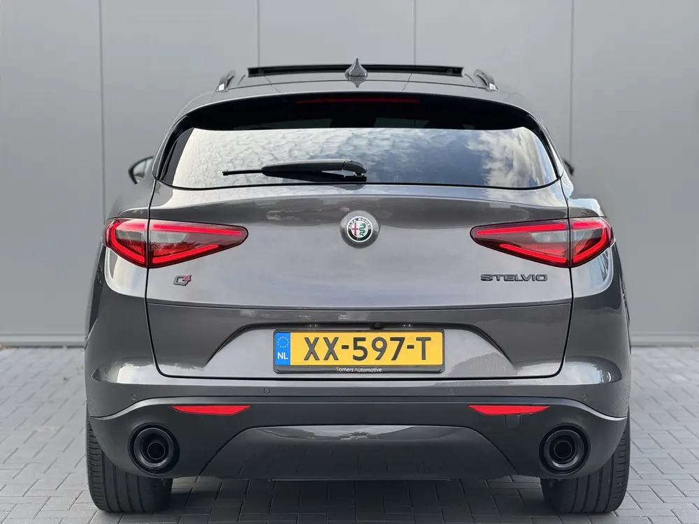 Alfa Romeo Stelvio 2.0 T AWD B-Tech | Panorama | Veloce Seat uit 2019, foto 4