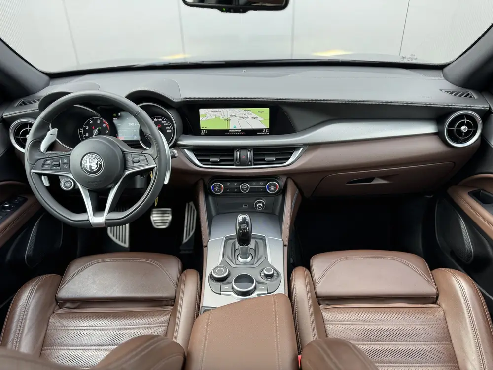 Alfa Romeo Stelvio 2.0 T AWD B-Tech | Panorama | Veloce Seat uit 2019, foto 6