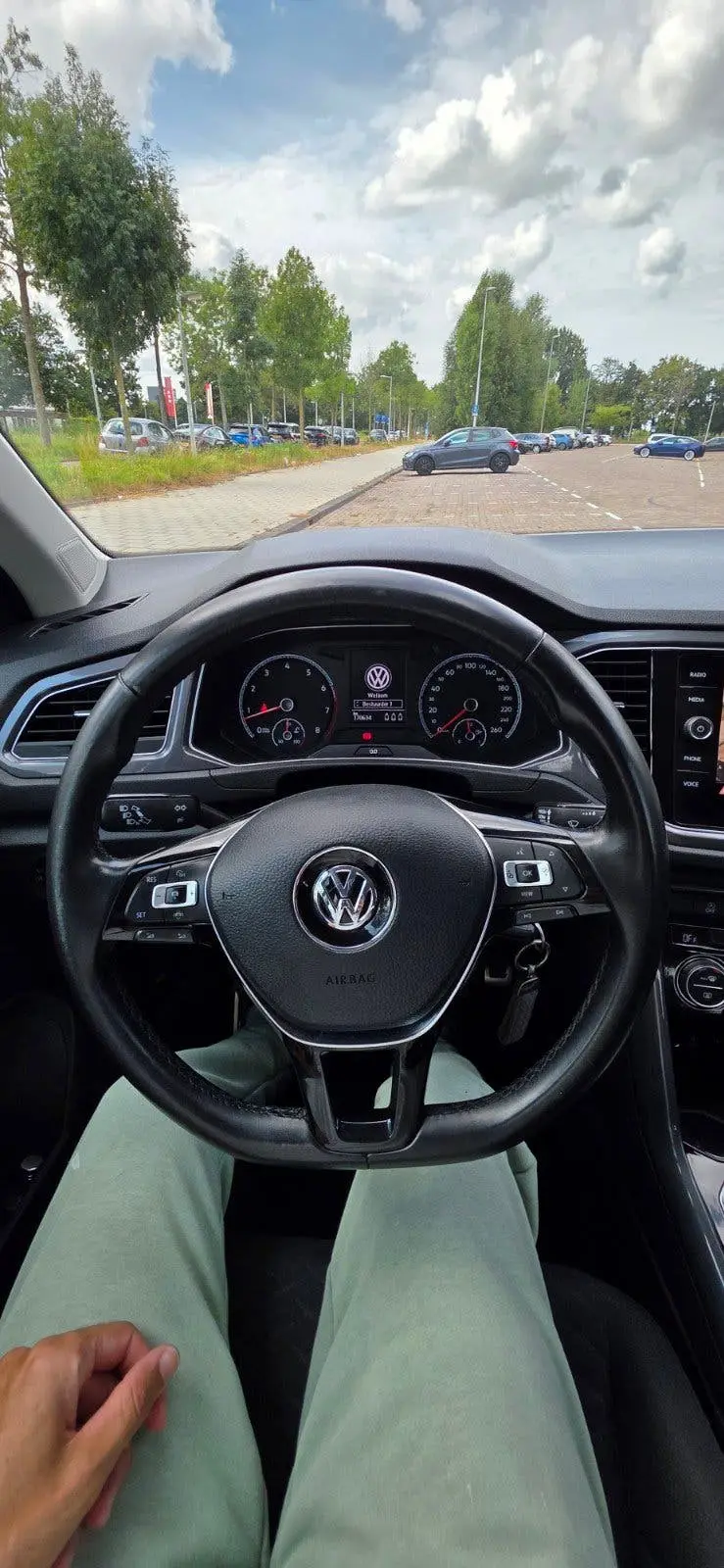 Volkswagen T-Roc IQ.DRIVE 1.5 TSI uit 2019, foto 13