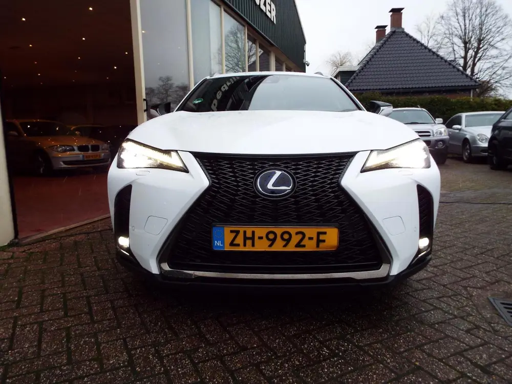 Lexus UX 250h F Sport First Edition NL AUTO-TREKHAAK-LEER-ST uit 2019, foto 10
