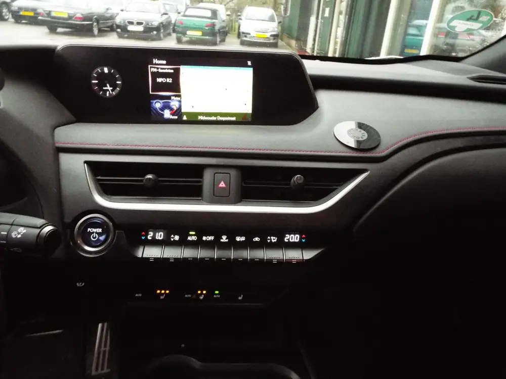 Lexus UX 250h F Sport First Edition NL AUTO-TREKHAAK-LEER-ST uit 2019, foto 16