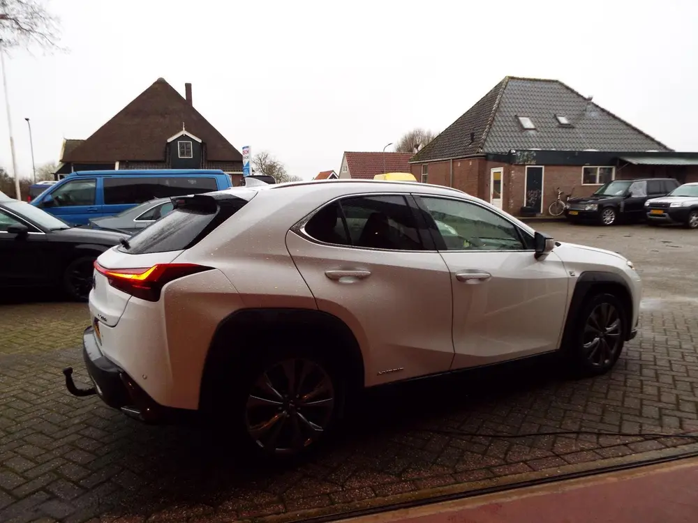 Lexus UX 250h F Sport First Edition NL AUTO-TREKHAAK-LEER-ST uit 2019, foto 9