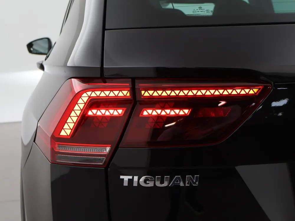 Volkswagen Tiguan 1.5 TSI ACT DSG R-LINE + PANORAMA | LEDER uit 2019, foto 13