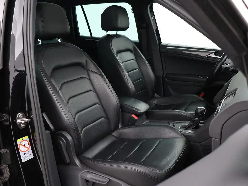 Volkswagen Tiguan 1.5 TSI ACT DSG R-LINE + PANORAMA | LEDER uit 2019, foto 7