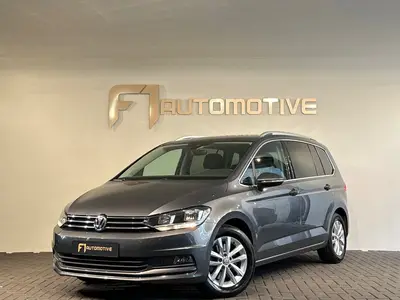 Volkswagen Touran 1.5 TSI Highline Business 7p Trekhaak|Came uit 2019