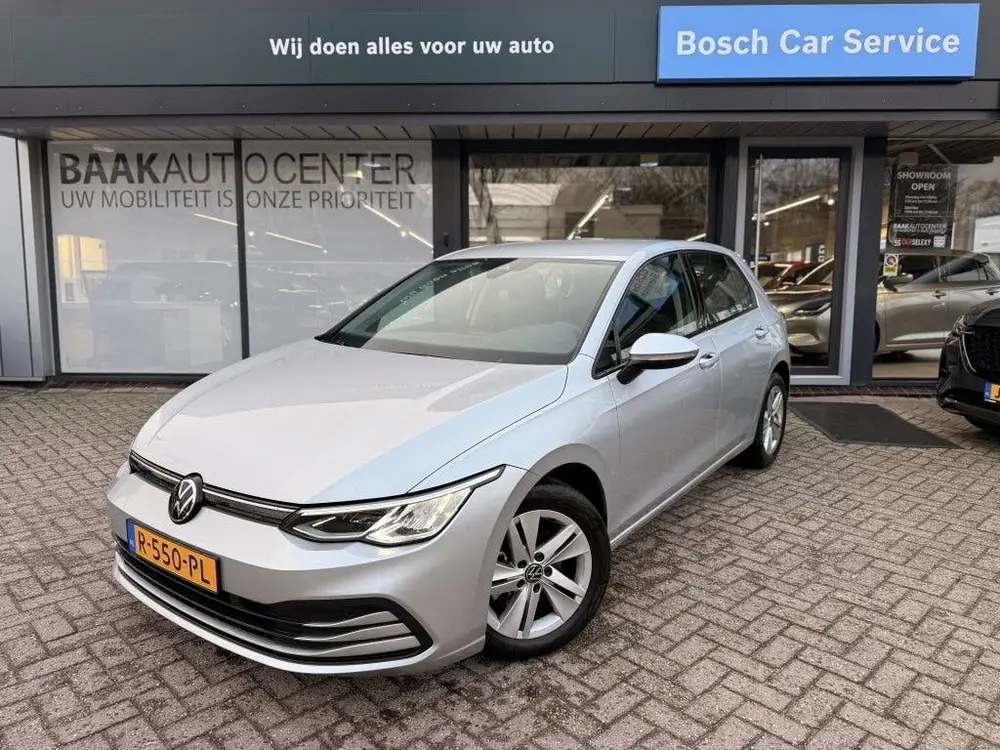 Volkswagen Golf 1.0 TSI Life | Navi | Camera | Adaptive crui uit 2022