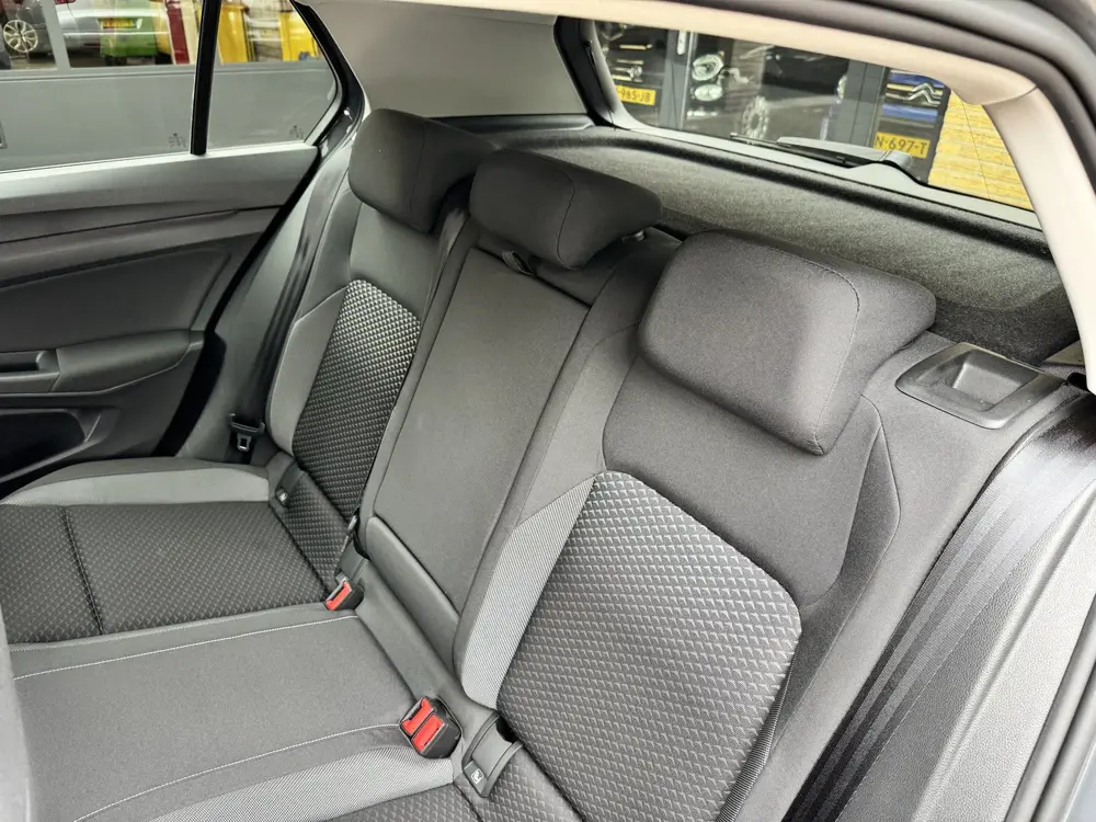 Volkswagen Golf 1.5 eTSI R-Line Climate Control Navi Carplay uit 2022, foto 5