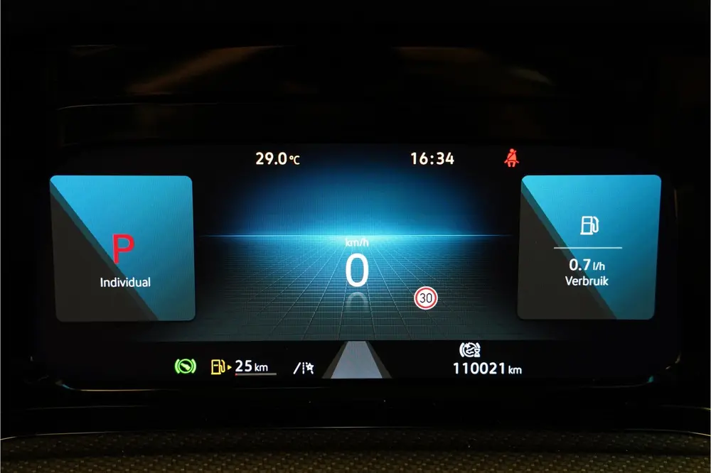 Volkswagen Golf 1.5 eTSI R-Line Business ACC PDC Carplay uit 2021, foto 10