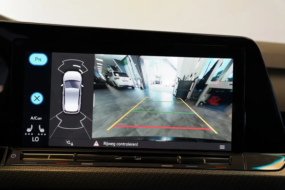 Volkswagen Golf 1.5 eTSI R-Line Business ACC PDC Carplay uit 2021, foto 17