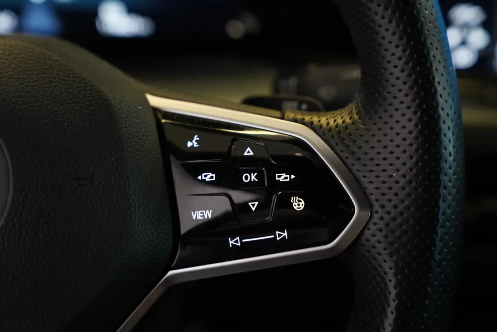 Volkswagen Golf 1.5 eTSI R-Line Business ACC PDC Carplay uit 2021, foto 9