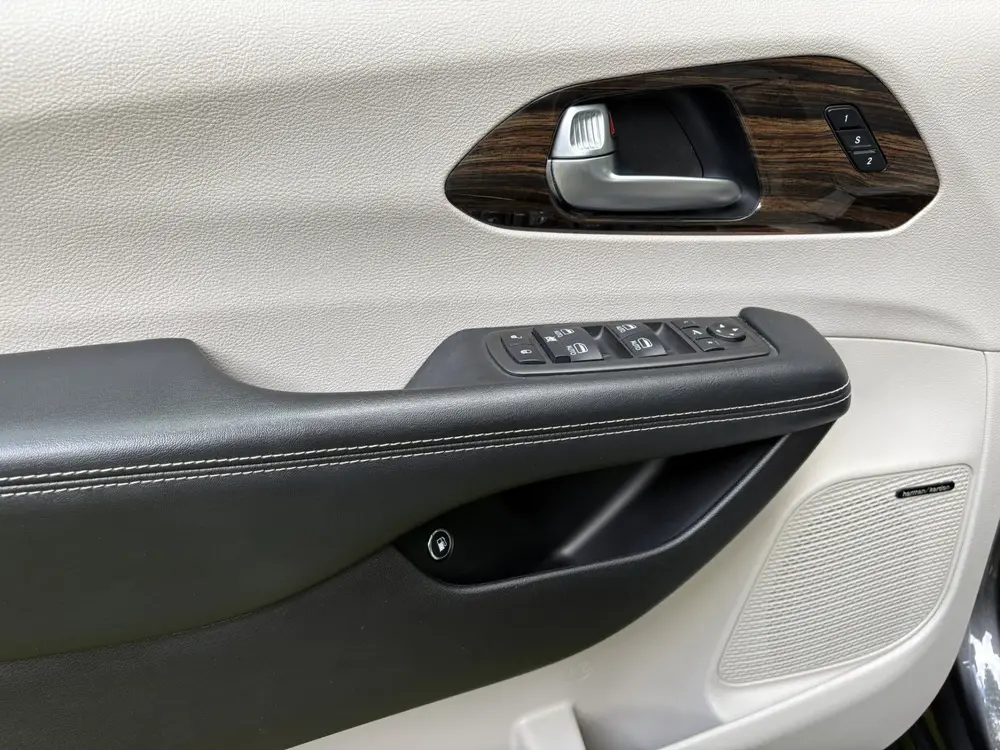 Chrysler Grand Voyager 3.6 V6 Hybrid PHEV LIMITED (bj 2021) uit 2021, foto 8