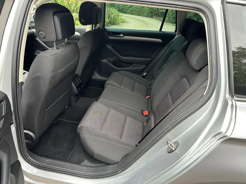 Volkswagen Passat Variant 1.5 TSI Comfortline LED koplampen uit 2019, foto 16