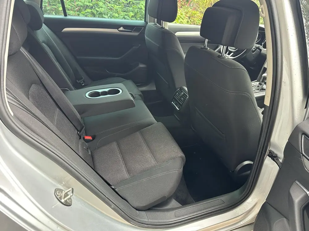 Volkswagen Passat Variant 1.5 TSI Comfortline LED koplampen uit 2019, foto 19