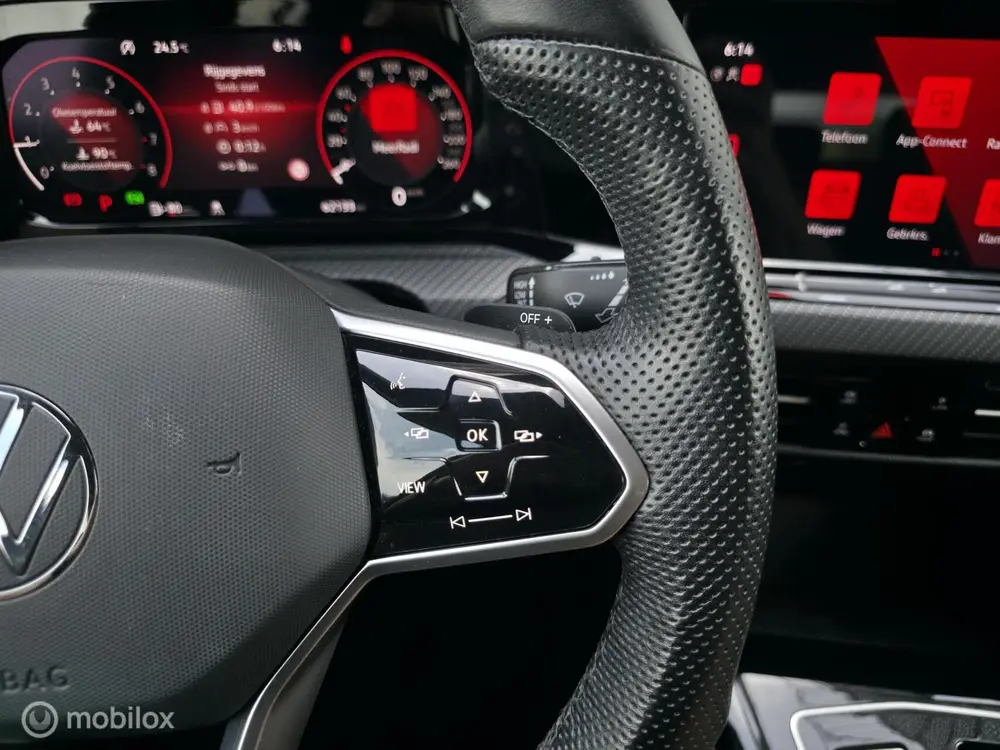 Volkswagen Golf 1.5 eTSI R-Line / Sfeer / Carplay / Camera uit 2023, foto 16