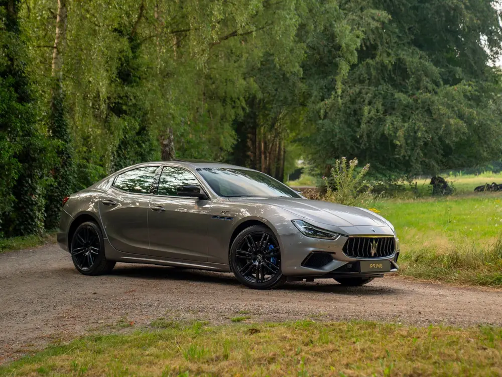 Maserati Ghibli Hybrid GT 330pk | Schuif-/kanteldak | Carbon uit 2022, foto 3
