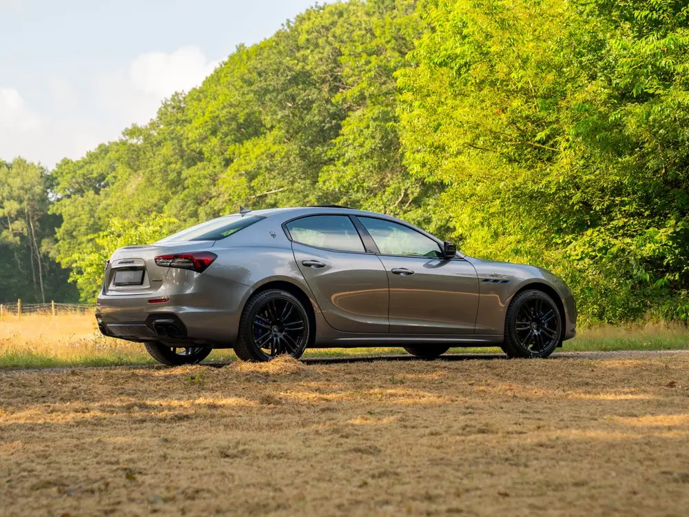Maserati Ghibli Hybrid GT 330pk | Schuif-/kanteldak | Carbon uit 2022, foto 4