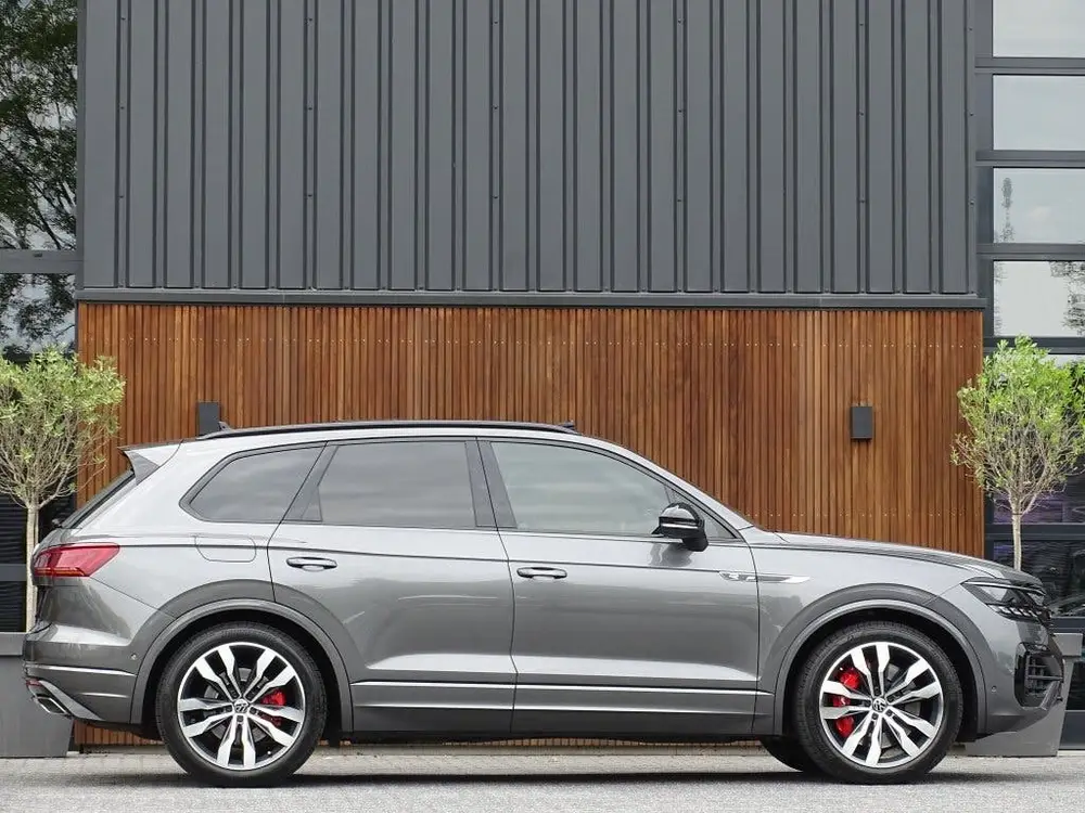 Volkswagen Touareg 3.0 e-Hybrid 462PK 4-Motion R / Massage / uit 2020, foto 3