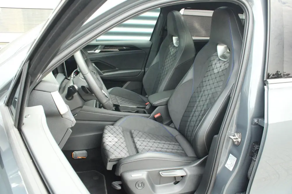 Volkswagen Tayron 1.5 eHybrid 272pk DSG R-Line Edition | Tre uit 2025, foto 4