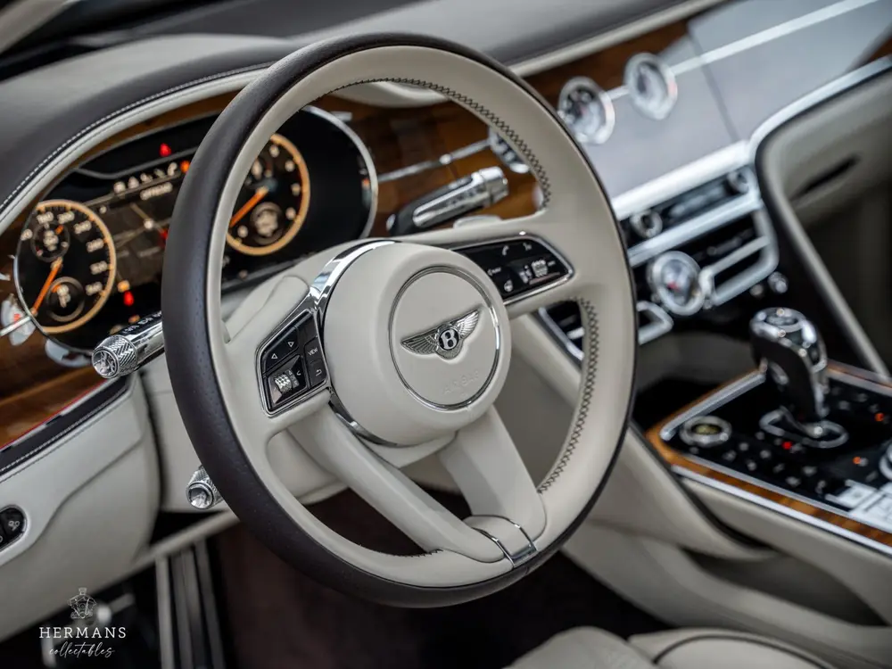 Bentley Flying Spur 6.0 W12 First Edition / Blackline / B&O uit 2021, foto 15