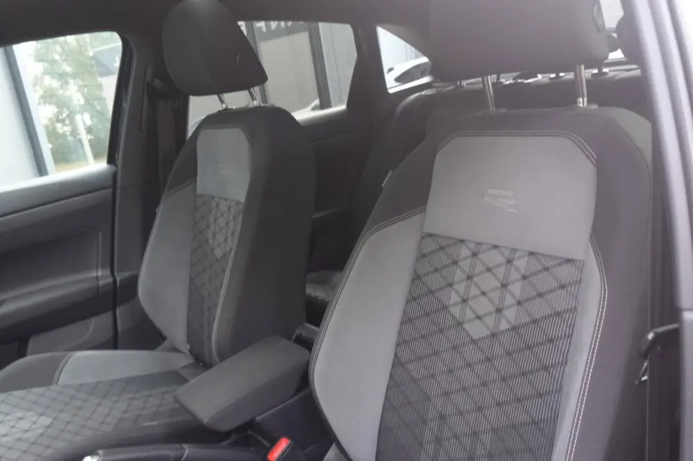 Volkswagen Taigo 1.5 TSI R-Line PANO CAMERA ACC VOL uit 2022, foto 10