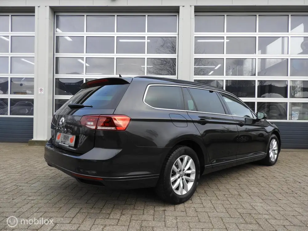 Volkswagen Passat Variant 1.5 TSI Business uit 2020, foto 6