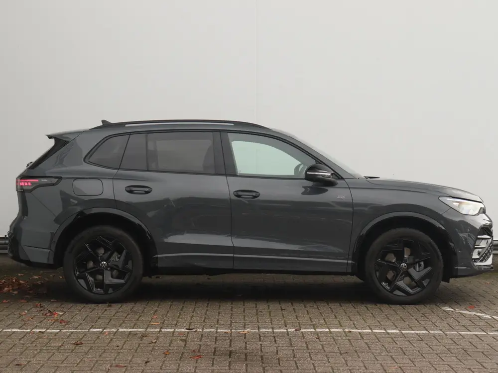 Volkswagen Tiguan 1.5 eHybrid R-Line Edition 272pk | Trekhaa uit 2025, foto 2