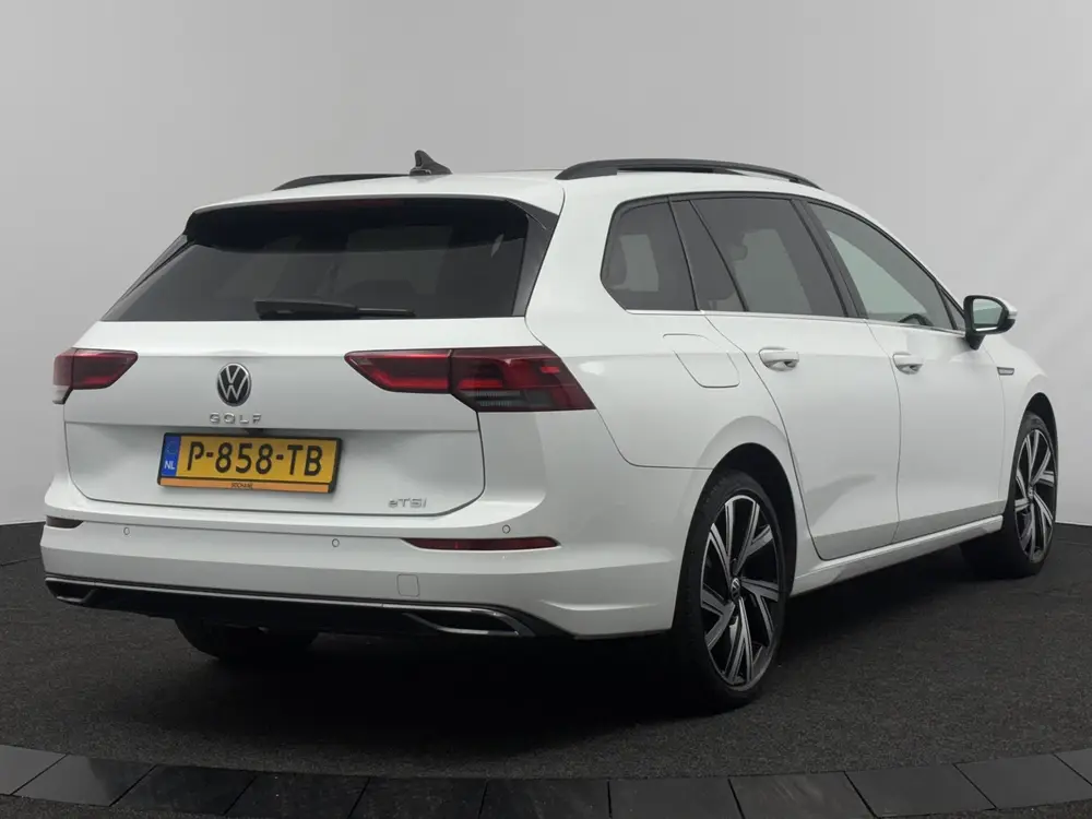 Volkswagen Golf Variant 1.5 eTSI Style | Trekhaak | Panorama uit 2021, foto 2