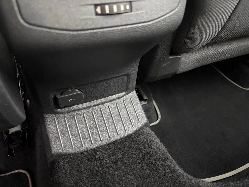 Volkswagen T-ROC 1.5 TSI Style / Carplay / Camera / Trekhaak uit 2019, foto 18