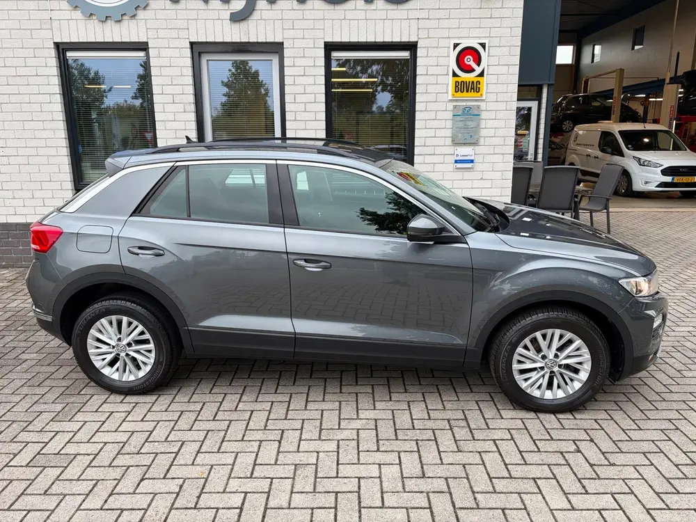 Volkswagen T-ROC 1.5 TSI Style / Carplay / Camera / Trekhaak uit 2019, foto 2