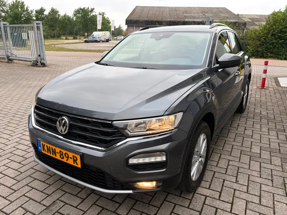 Volkswagen T-ROC 1.5 TSI Style / Carplay / Camera / Trekhaak uit 2019, foto 4